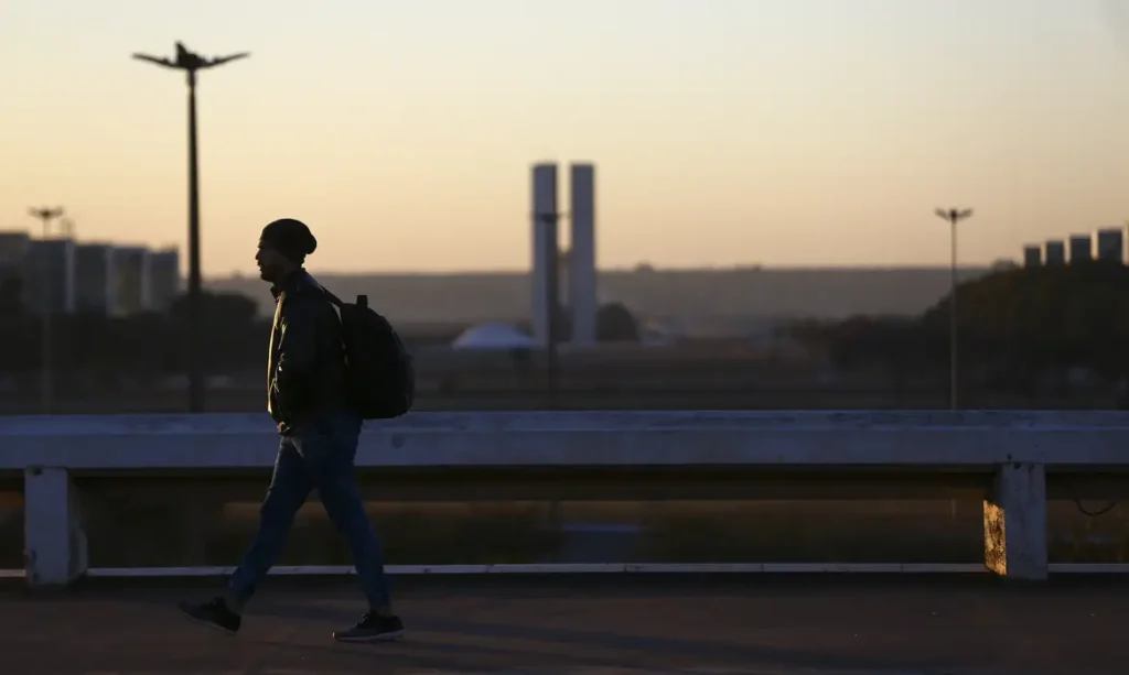 frio-e-baixa-umidade-brasilia_mcamgo_abr_300720211818 thumbnail