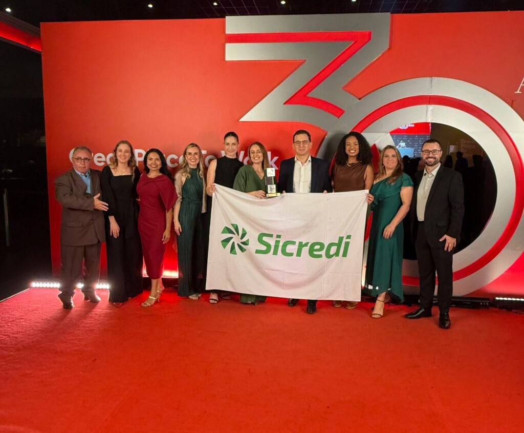 O Sicredi foi reconhecido pelo terceiro consecutivo ano como a Melhor Empresa para Trabalhar no Brasil, dentro da categoria Gigantes do Great Place To Work® (GPTW) thumbnail